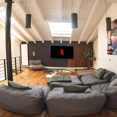 Luxury Industrial Apt Vicino Al Centro Con Garage เบรเชีย ภายนอก รูปภาพ