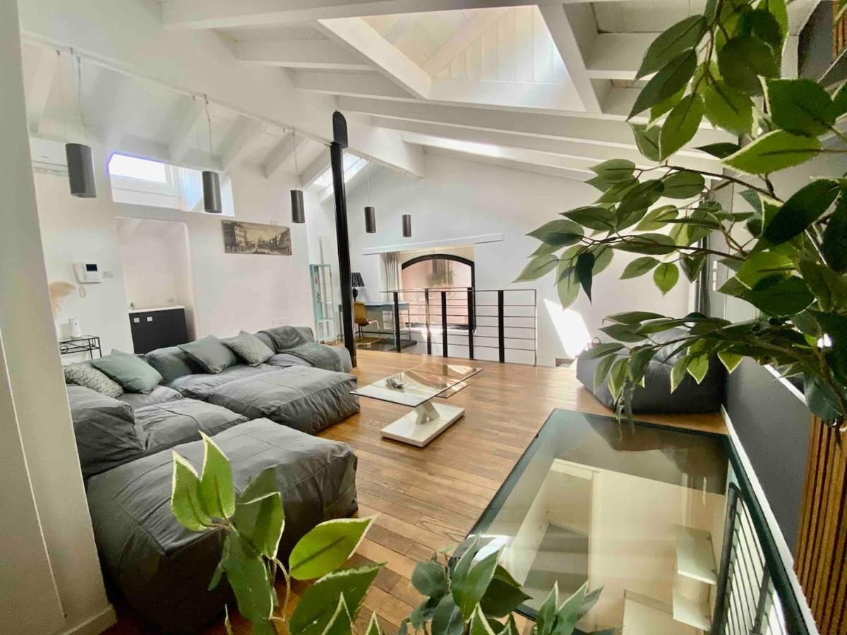 Luxury Industrial Apt Vicino Al Centro Con Garage เบรเชีย ภายนอก รูปภาพ