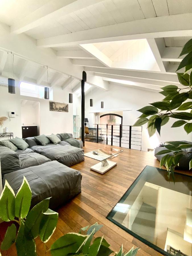 Luxury Industrial Apt Vicino Al Centro Con Garage เบรเชีย ภายนอก รูปภาพ