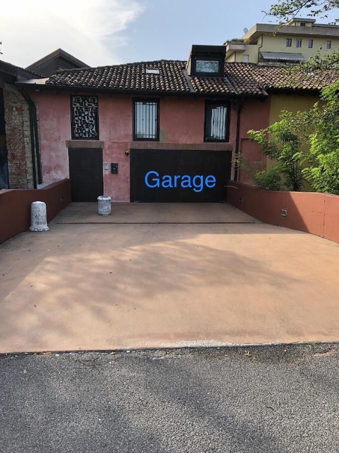 Luxury Industrial Apt Vicino Al Centro Con Garage เบรเชีย ภายนอก รูปภาพ